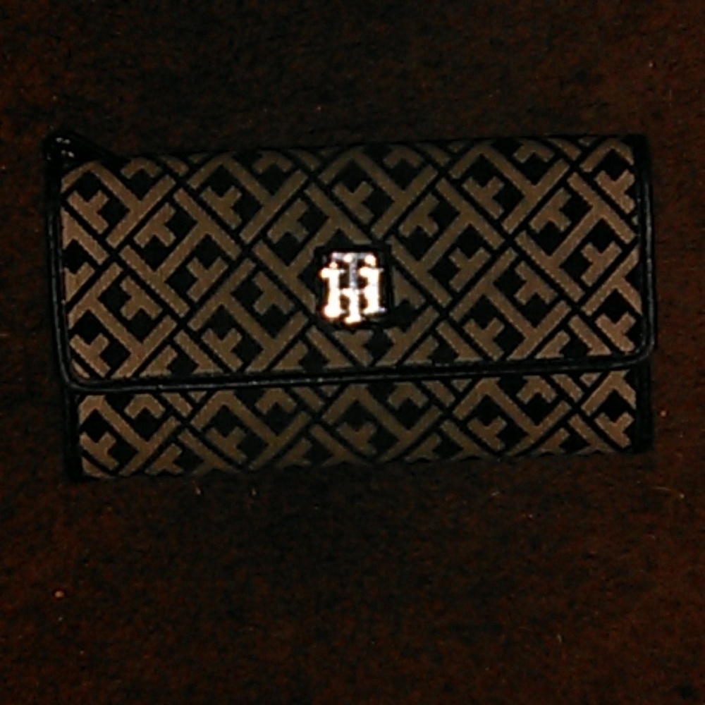 Tommy Hilfiger wallet